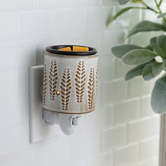 Wheat & Ivory Flip Dish Pluggable Warmer - by Stevie Buoy